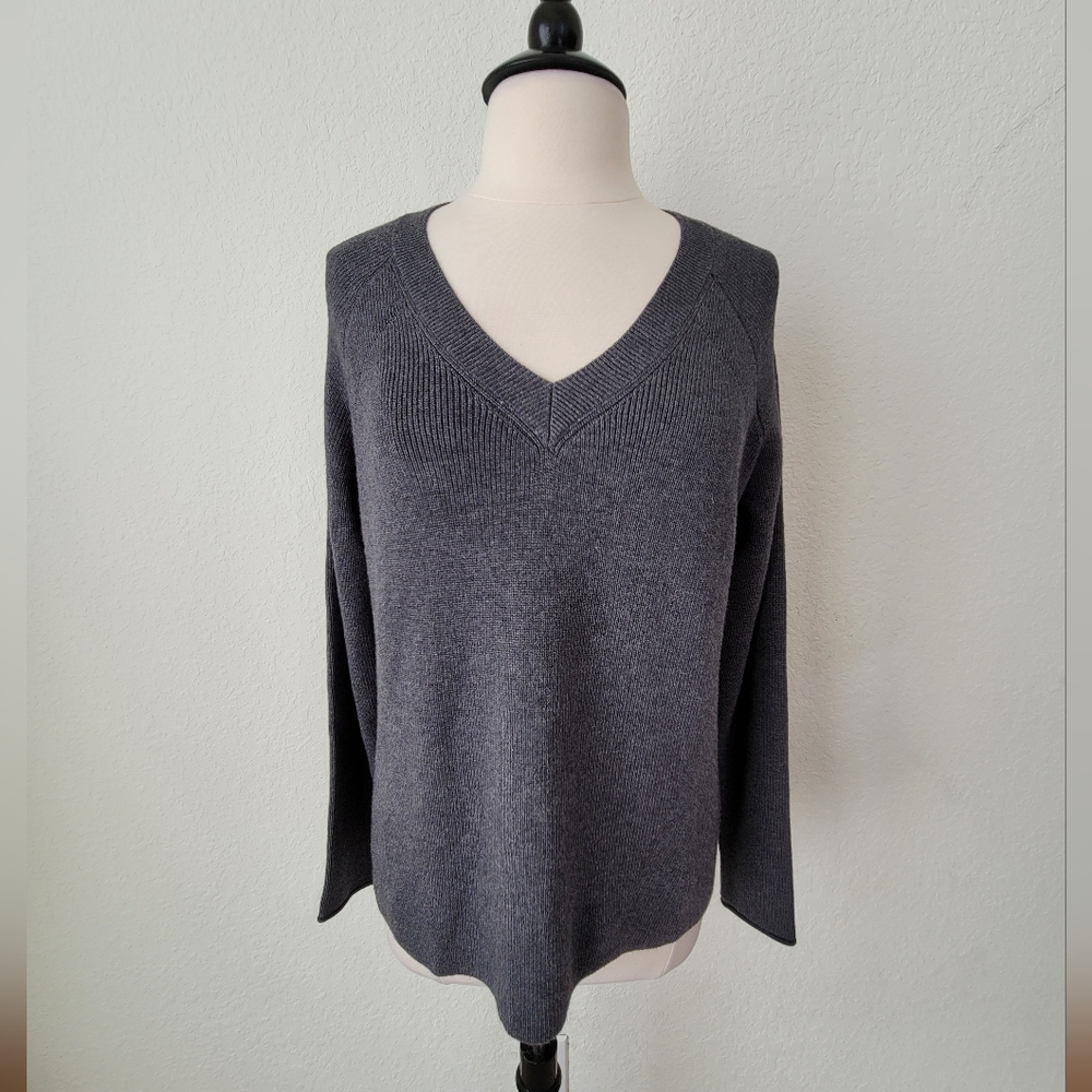 Elliott Lauren V Neck Gray Pullover Sweater